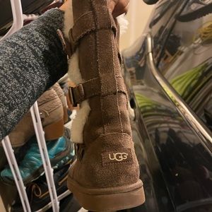 Ugg boots size 4 youth or size 6 adult.